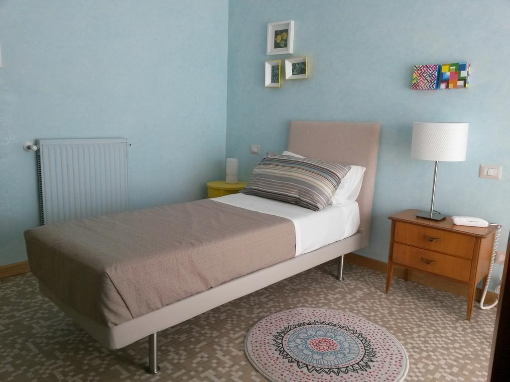 Bed and Breakfast Garibaldi R&B Messina Pokoj fotografie